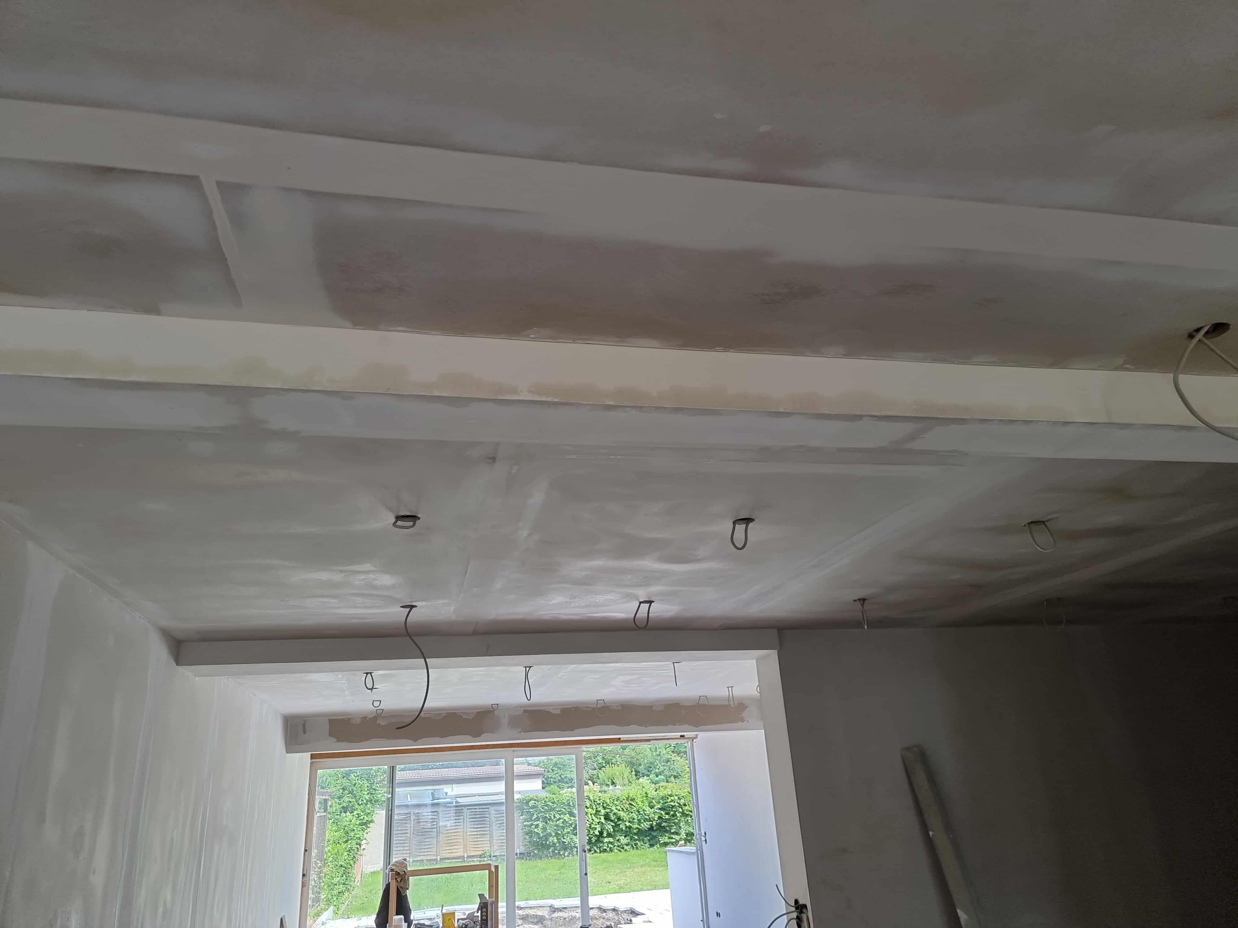 Eine Decke im Renovierungsprozess von Guido Breitbach.